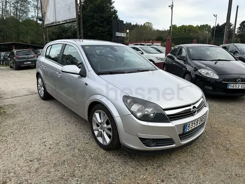 Usado Opel Astra Enjoy 100 CV (73 kW) 2005 Gris / plata Berlina
