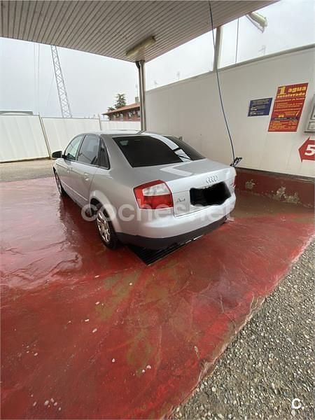 Usado Audi A4 150 CV (110 kW) 2002 Gris / plata Berlina
