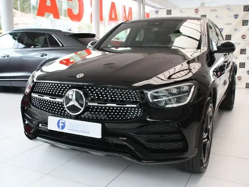 Usado Mercedes GLC300e 320 CV (235 kW) 2021 Negro SUV
