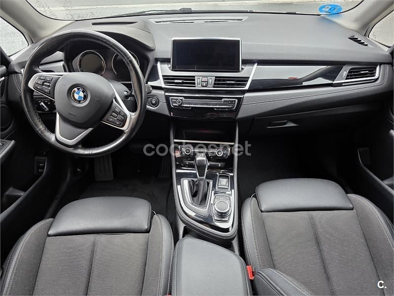 Usado BMW 225 Active Tourer iPerformance 224 CV (164 kW) 2019 Blanco Monovolumen