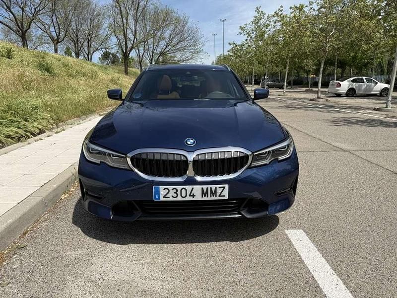 Käytetty BMW 330e Comfort Edition 292 HP (214 kW) 2022 Sininen Farmari