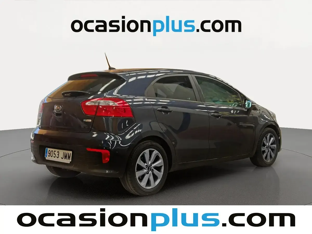 Usado Kia Rio 75 CV (55 kW) 2016 Azul Utilitario