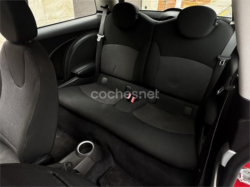 Usado Mini ONE 90 CV (66 kW) 2008 Rojo Utilitario