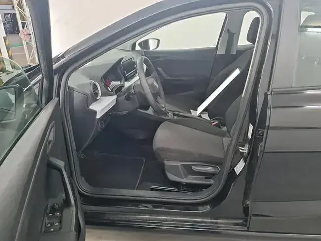 Usado Seat Ibiza Reference 80 CV (58 kW) 2022 Negro Utilitario
