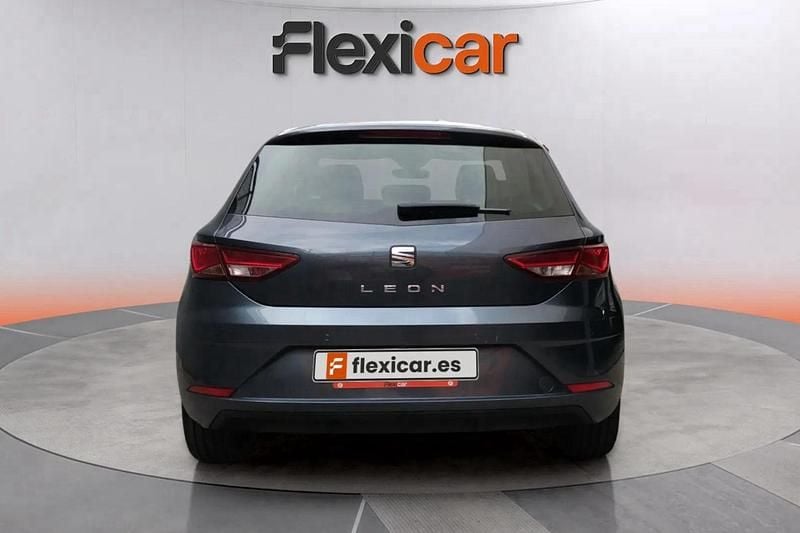Usado Seat Leon ST Style 131 CV (96 kW) 2020 Gris Familiar