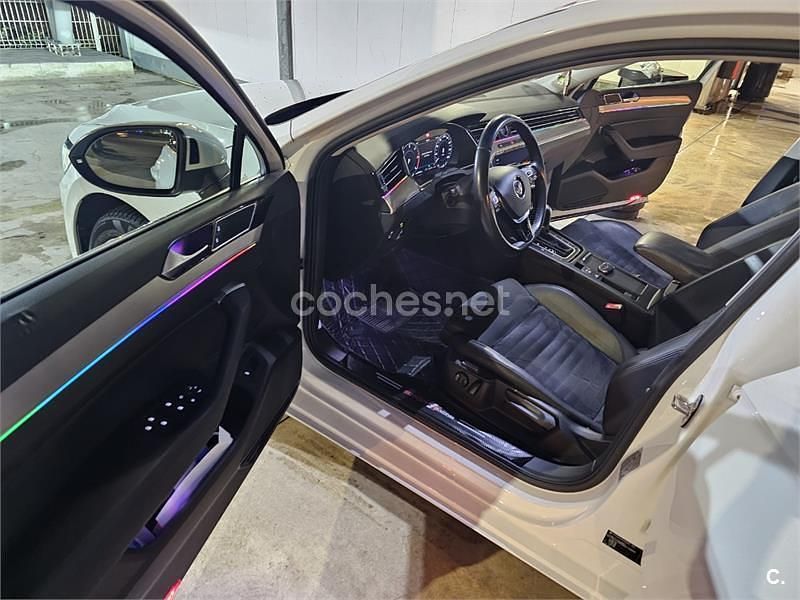 Usado VW Passat Sportline 150 CV (110 kW) 2020 Blanco Familiar