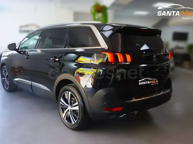 Usado Peugeot 5008 GT-line 130 CV (95 kW) 2018 Negro SUV