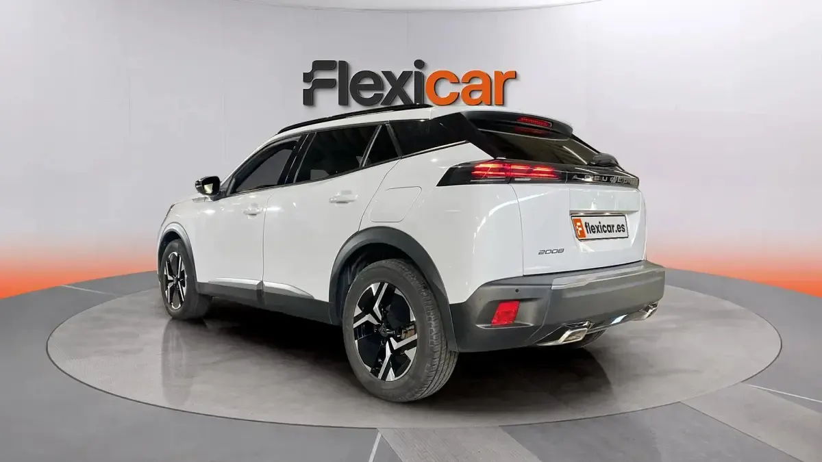 Usado Peugeot 2008 Allure 131 CV (96 kW) 2024 Blanco SUV
