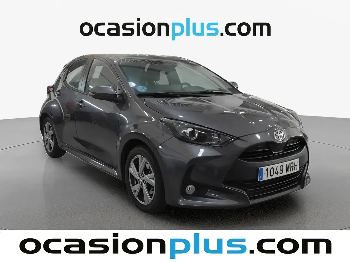 Usado Toyota Yaris Hybrid Active 116 CV (85 kW) 2024 Blanco Berlina