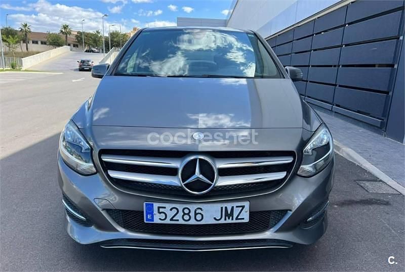 Gris / plata Usado 2015 Mercedes B180 Urban Monovolumen | 11.700 € (Precio justo) - Imagen 1/4
