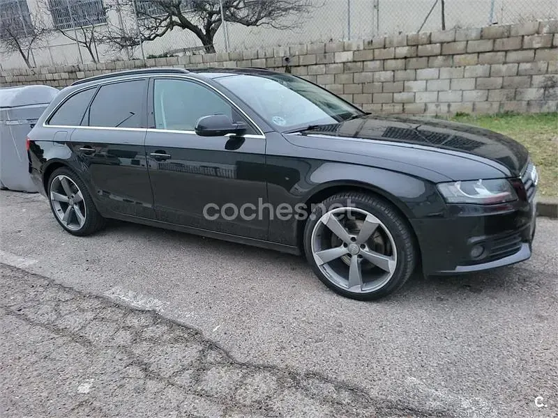 Usado Audi A4 190 CV (139 kW) 2010 Negro Familiar