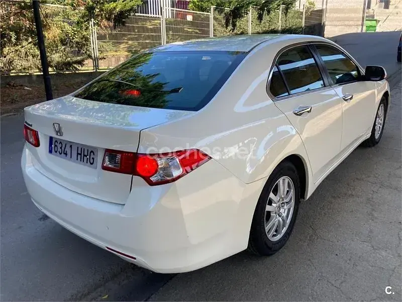 Usado Honda Accord Elegance 150 CV (110 kW) 2011 Blanco Berlina