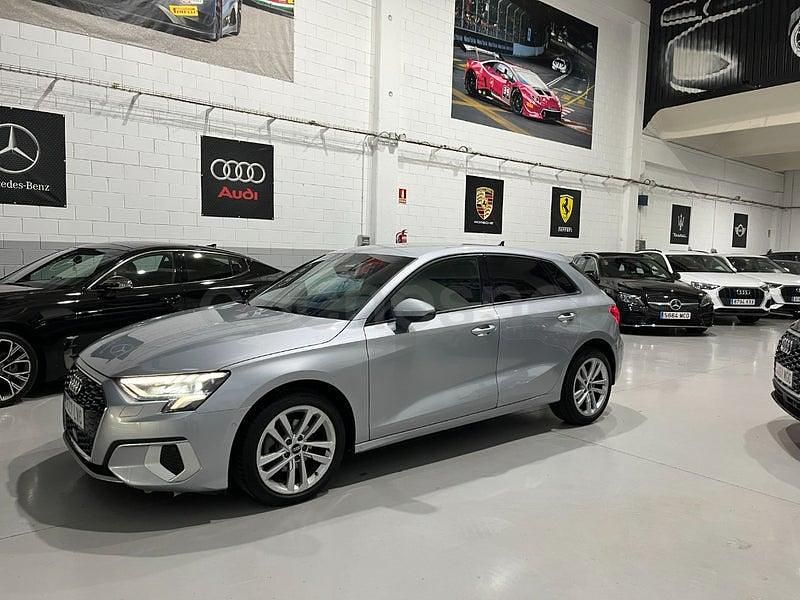 Usado Audi A3 Advanced Plus 116 CV (85 kW) 2021 Gris / plata Berlina