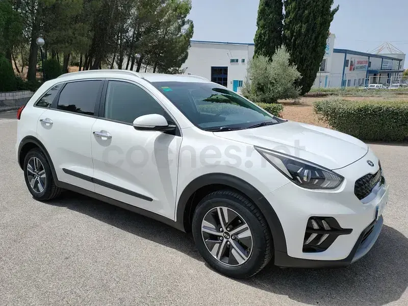 Usado Kia Niro 141 CV (103 kW) 2020 Blanco SUV