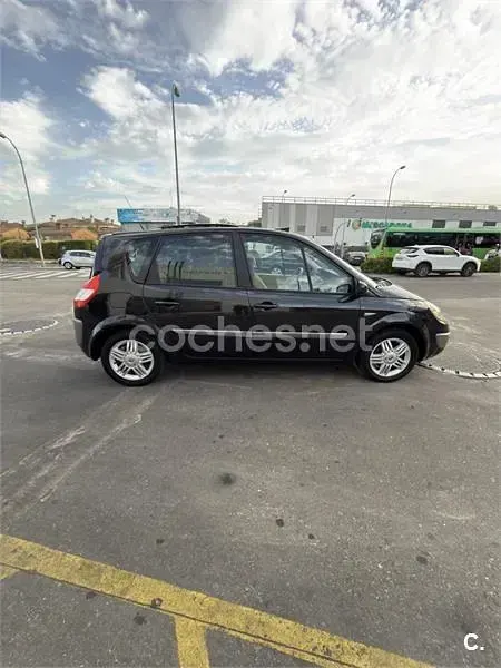 Usado Renault Scénic Privilege 115 CV (84 kW) 2004 Negro Monovolumen