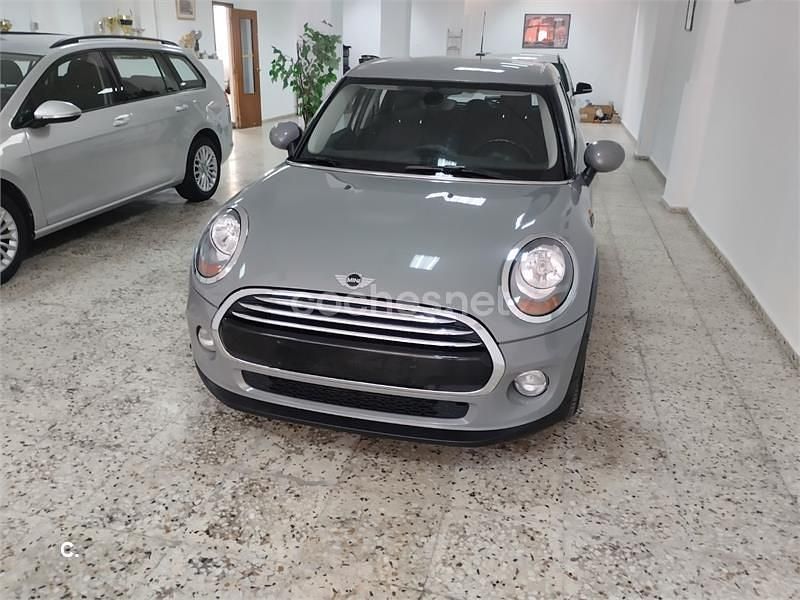 Usado Mini Cooper D 116 CV (85 kW) 2018 Beige Utilitario