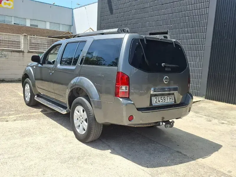 Usado Nissan Pathfinder XE 171 CV (125 kW) 2006 Gris / plata SUV