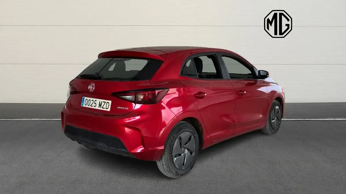 Usado MG MG3 116 CV (85 kW) 2025 Rojo Utilitario