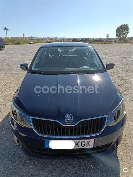 Usado Skoda Fabia Ambition 75 CV (55 kW) 2017 Azul Berlina