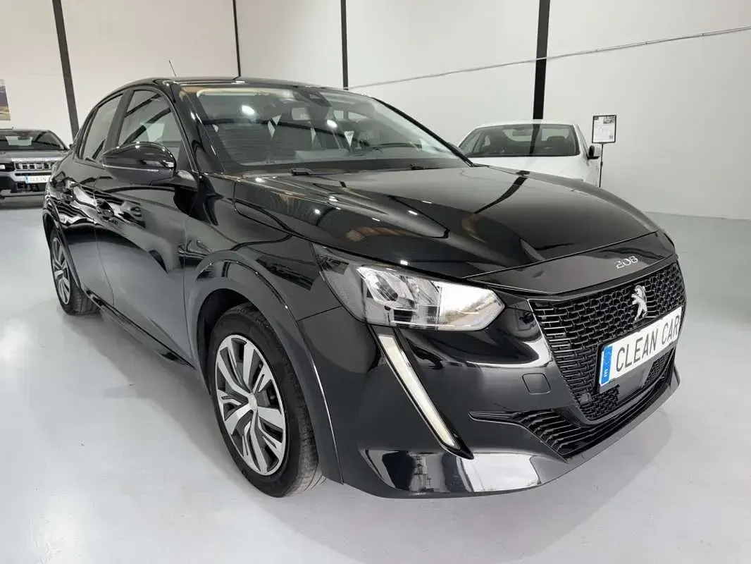 Usado Peugeot e-208 Active 100 kW (136 CV) 2021 Negro Utilitario