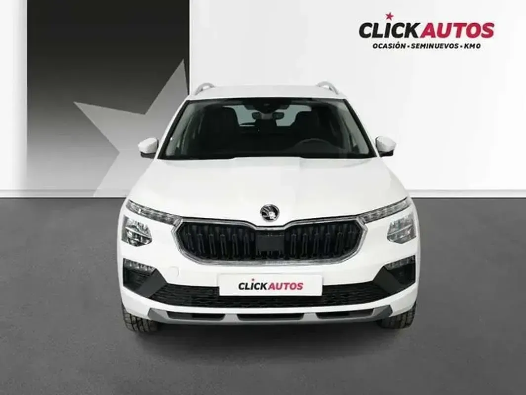 Usado Skoda Kamiq Selection 95 CV (69 kW) 2025 Blanco SUV