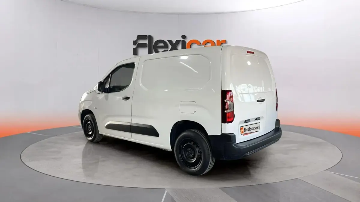 Usado Citroën Berlingo Feel 102 CV (75 kW) 2021 Blanco Monovolumen