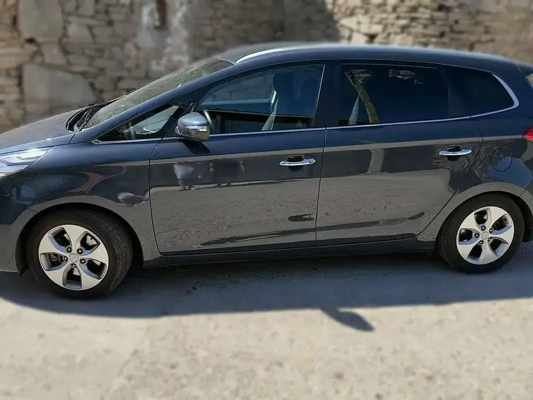 Usado Kia Carens 136 CV (100 kW) 2015 Azul Monovolumen