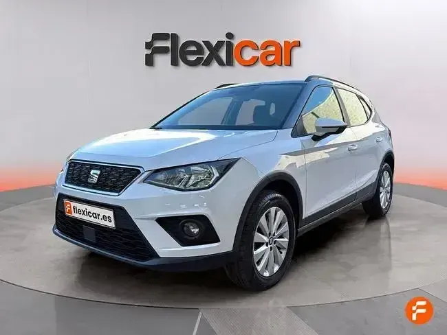 Usado Seat Arona Ecomotive 95 CV (69 kW) 2018 Gris SUV