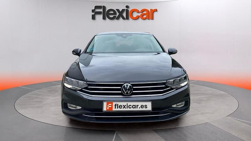 Usado VW Passat Executive 150 CV (110 kW) 2021 Gris Berlina