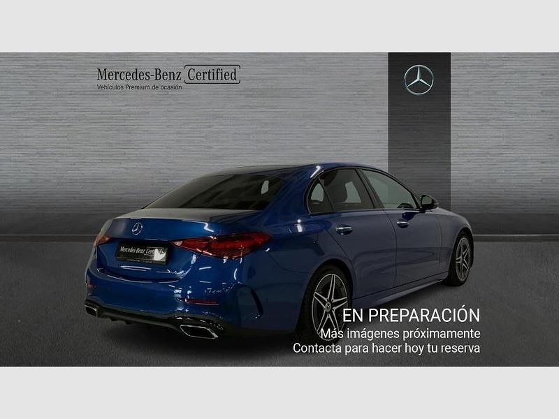Usado Mercedes C200 AMG line 204 CV (150 kW) 2021 Azul Berlina