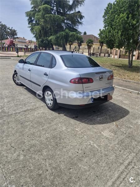 Gris / plata Usado 2005 Seat Cordoba Berlina | 2350 € (Buen precio) - Imagen 1/4
