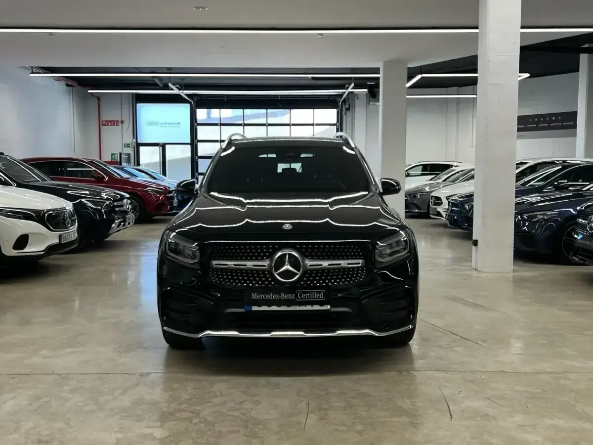 Usado Mercedes GLB200 150 CV (110 kW) 2024 Negro noche SUV