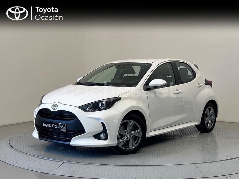 Blanco Usado 2024 Toyota Yaris Hybrid Active Berlina | 21.000 € (Buen precio) - Imagen 1/4