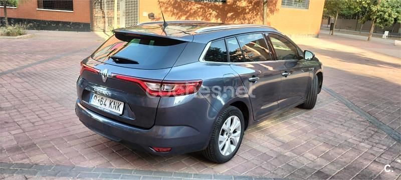 Usado Renault Mégane GrandTour 100 CV (73 kW) 2018 Gris / plata Familiar