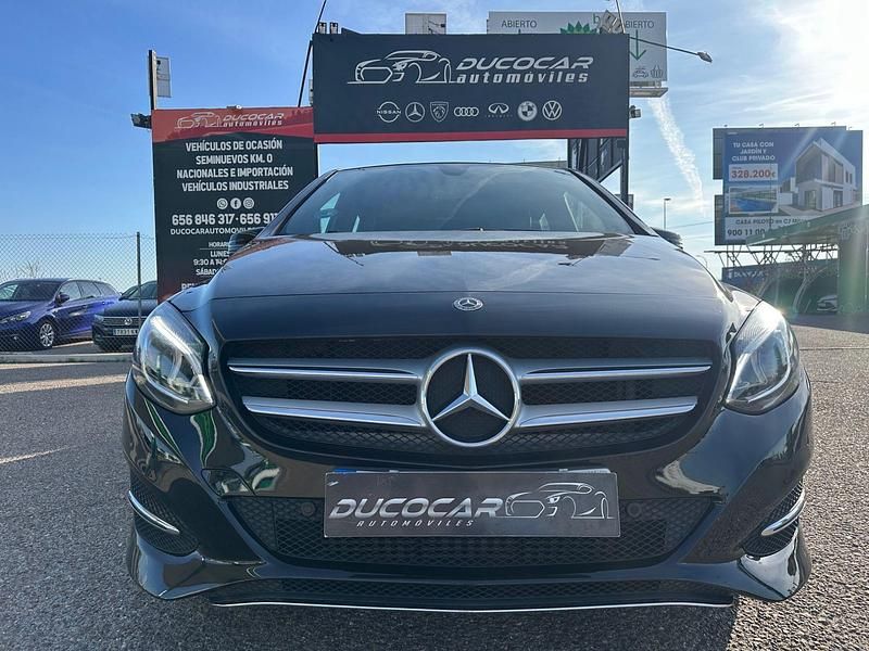 Negro Usado 2018 Mercedes B180 Monovolumen | 17.500 € (Buen precio) - Imagen 1/4