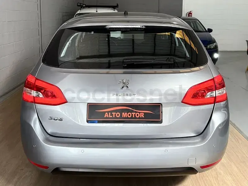 Begagnad Peugeot 308 SW Active 130 HK (95 kW) 2020 Grå Kombi