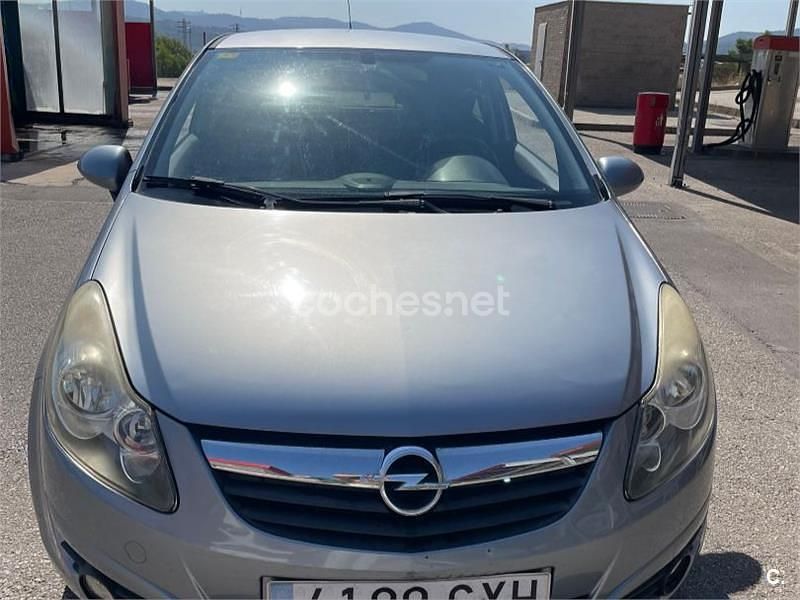Gris / plata Usado 2010 Opel Corsa Berlina | 4800 € (Buen precio) - Imagen 1/4