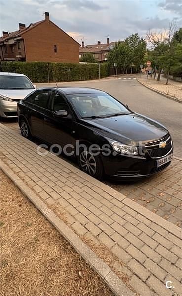 Usado Chevrolet Cruze LS 113 CV (83 kW) 2011 Negro Berlina