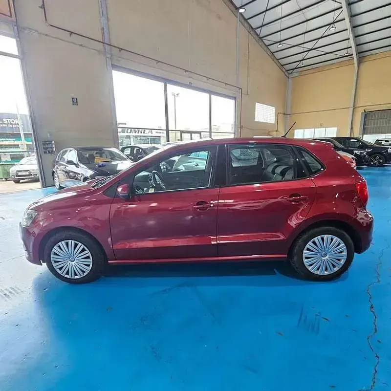 Usado VW Polo Advance 75 CV (55 kW) 2014 Burdeos Utilitario