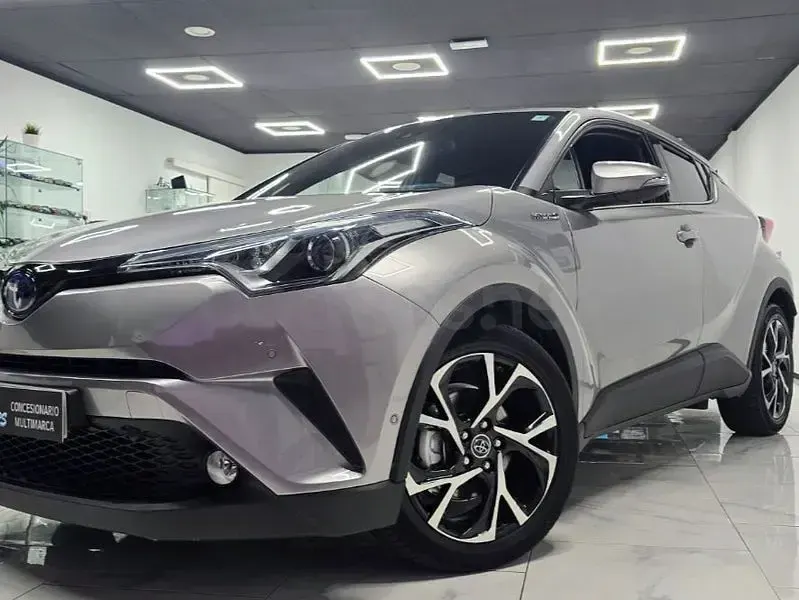 Usado Toyota C-HR Advance 122 CV (89 kW) 2020 Gris / plata SUV