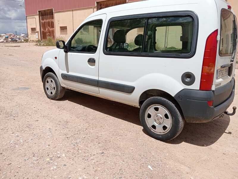 Blanco Usado 2005 Renault Kangoo Privilege Monovolumen | 4500 € - Imagen 1/4