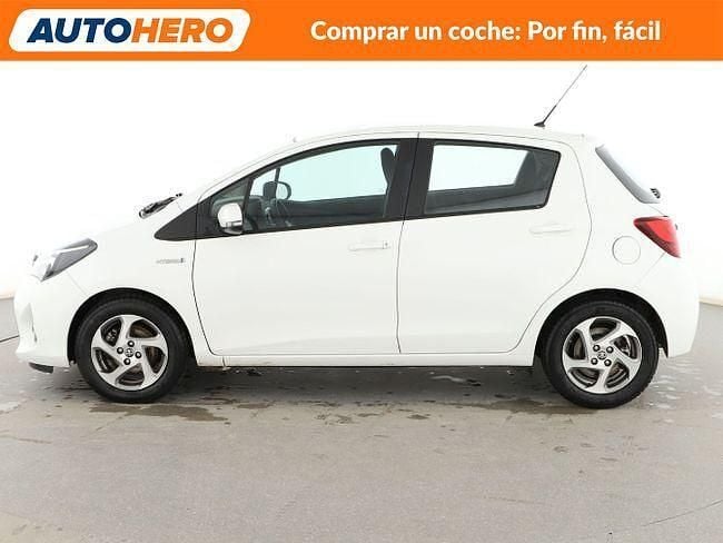 Usado Toyota Yaris Hybrid Active 101 CV (74 kW) 2015 Blanco Berlina