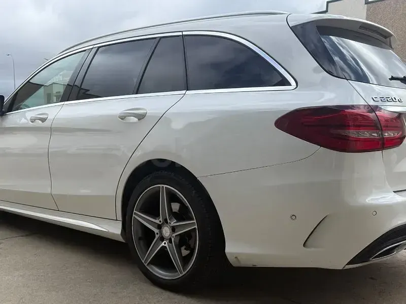 Usado Mercedes C220 170 CV (125 kW) 2017 Blanco Familiar