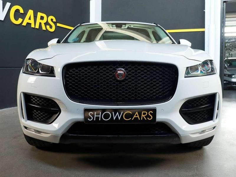 Käytetty Jaguar F-Pace R-Sport 179 HP (131 kW) 2020 Valkoinen Katumaasturi