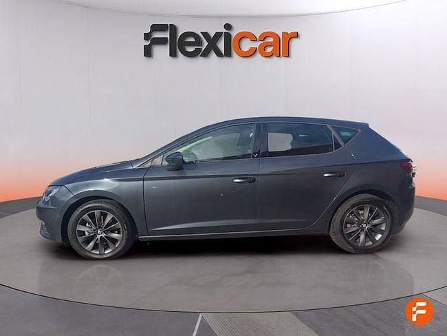 Usado Seat Leon Style 130 CV (95 kW) 2020 Gris / plata Berlina