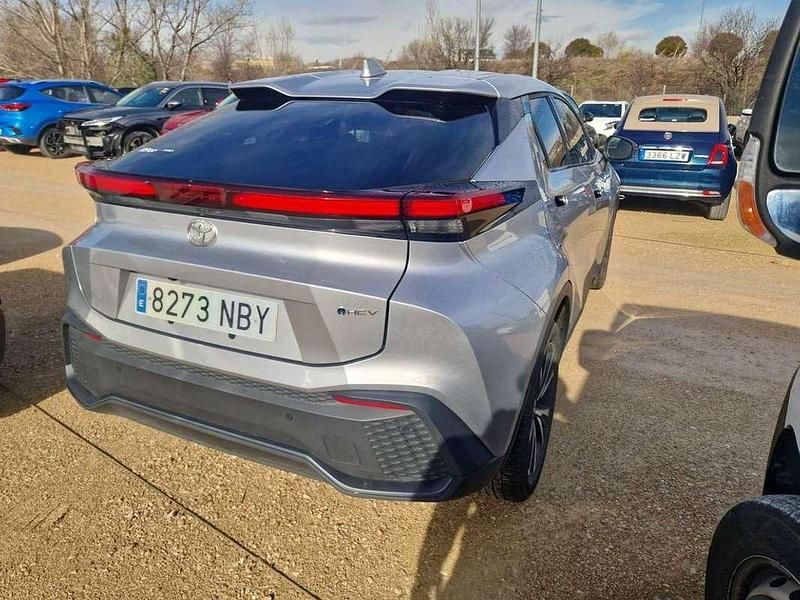 Usado Toyota C-HR Advance 141 CV (103 kW) 2025 Plateado SUV