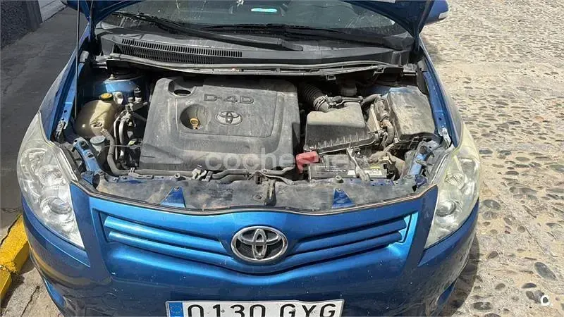 Usado Toyota Auris Active 90 CV (66 kW) 2010 Azul Utilitario