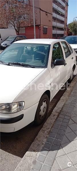 Usado Seat Cordoba Stella 75 CV (55 kW) 2002 Blanco Berlina