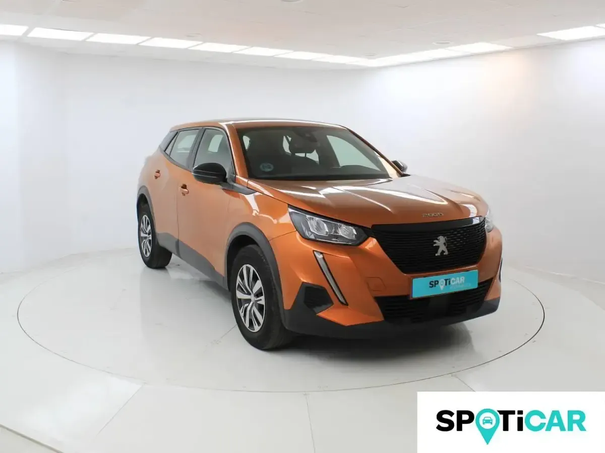Usado Peugeot 2008 Active 100 CV (73 kW) 2023 Naranja SUV