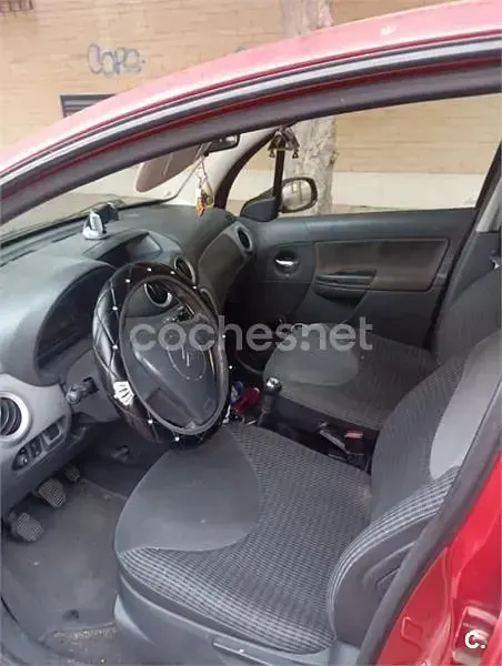 Usado Citroën C3 70 CV (51 kW) 2006 Rojo Berlina